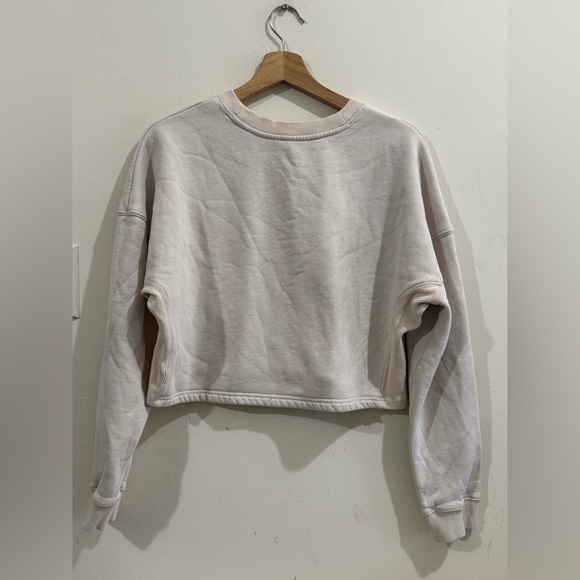 Vuori Tops - Vuori Cropped Crewneck Sweatshirt - Light Taupe